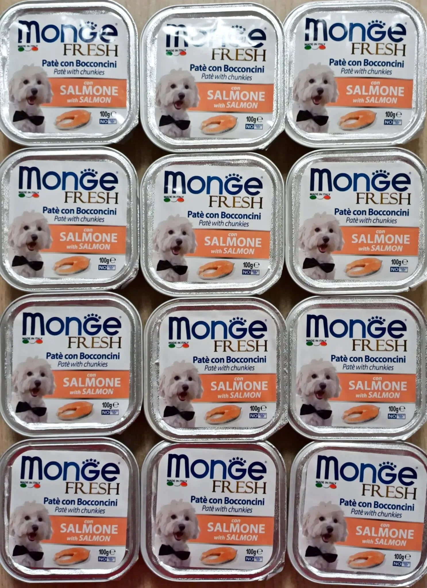 Monge Fresh Cane Salmone: 12 Vaschette Monoproteiche per il Benessere del Tuo Amico a Quattro Zampe