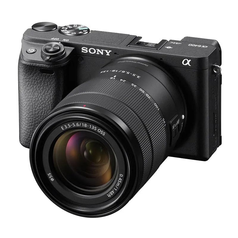 Sony Alpha 6400 con obiettivo 18-135mm: La fotocamera mirrorless APS-C ideale per foto, video e vlogging