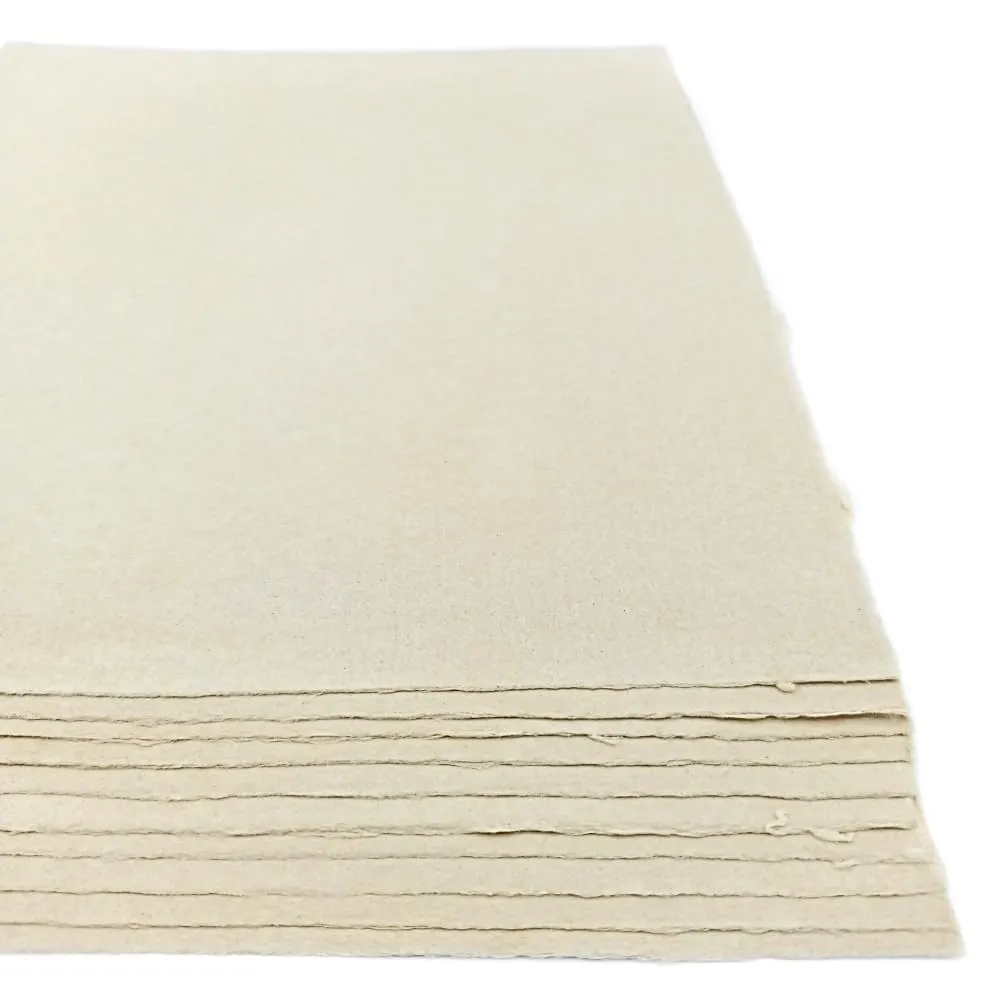 Fogli in Carta A4 Riciclata Fatta a Mano con Bordi irregolari, 21x29,7cm, 250 g/m2, Confezione da 10, per inviti, biglietti, partecipazioni, Made in Italy (Tortora)