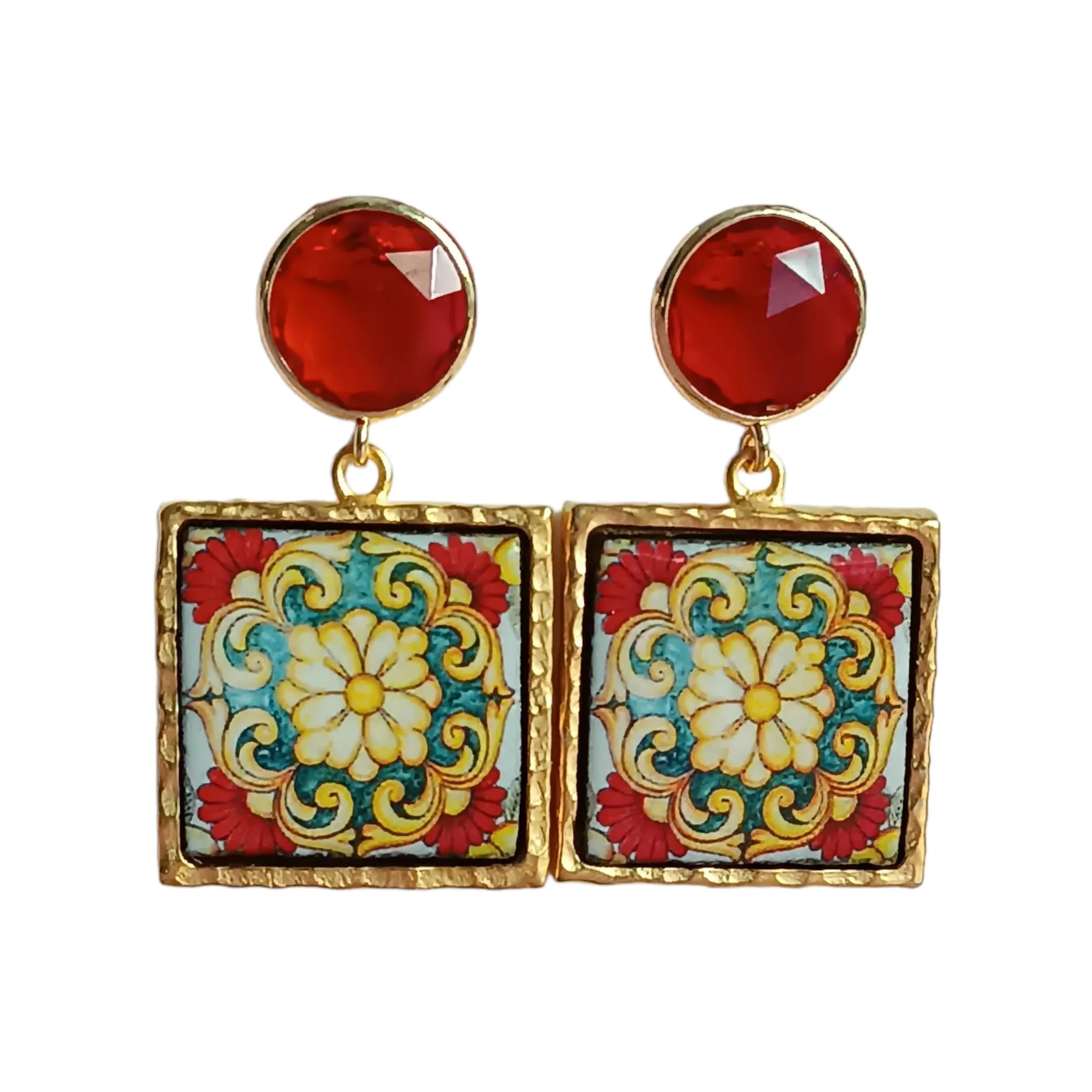 Orecchini Siciliani con Mattonelle in Ceramica di Caltagirone e Occhio di Gatto Rosso