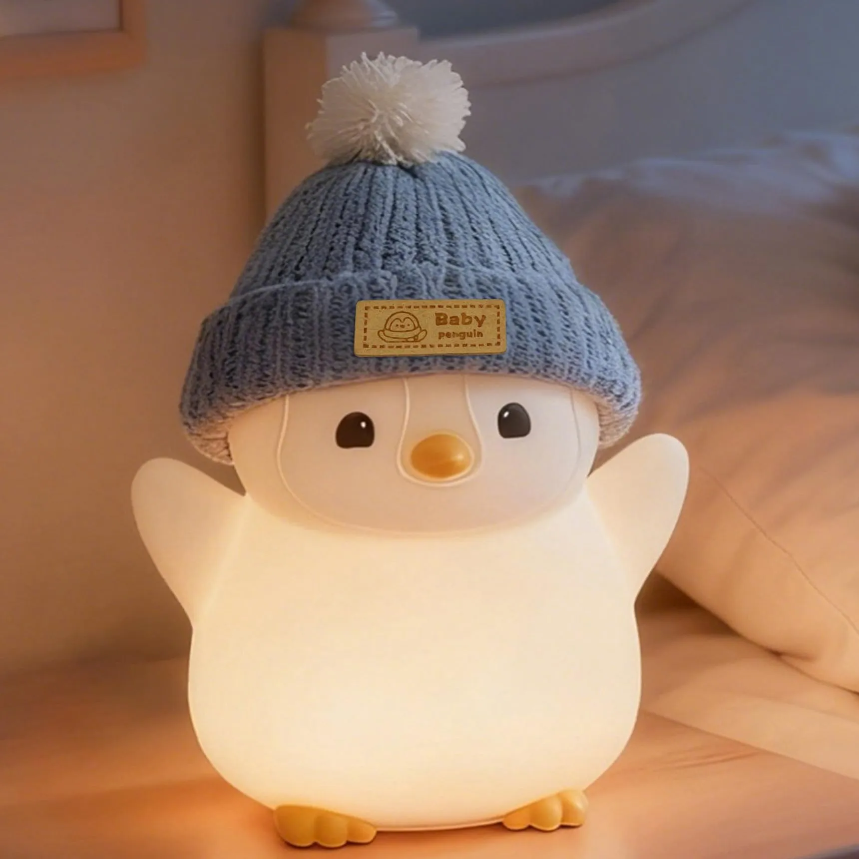 FAMIDUO Luce Notturna Pinguino Rosa con Cappello