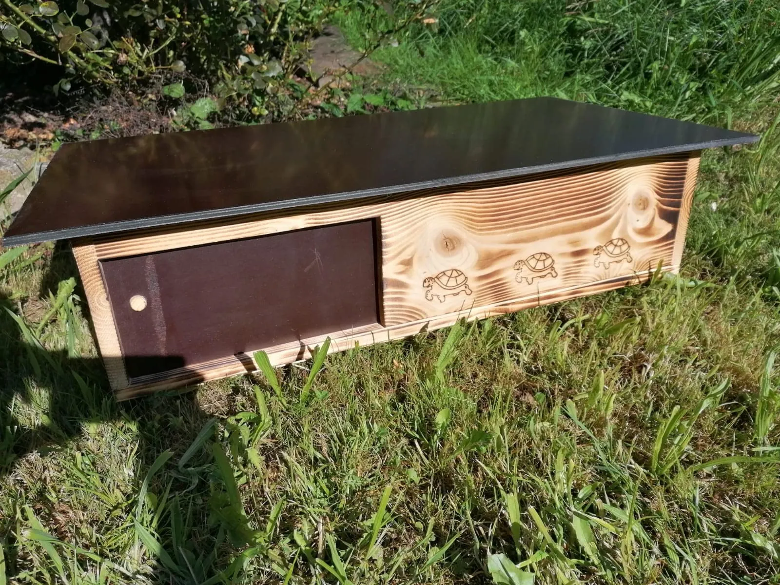 Woid Herz Casetta per Tartarughe in Legno Massiccio Bruciato SH6