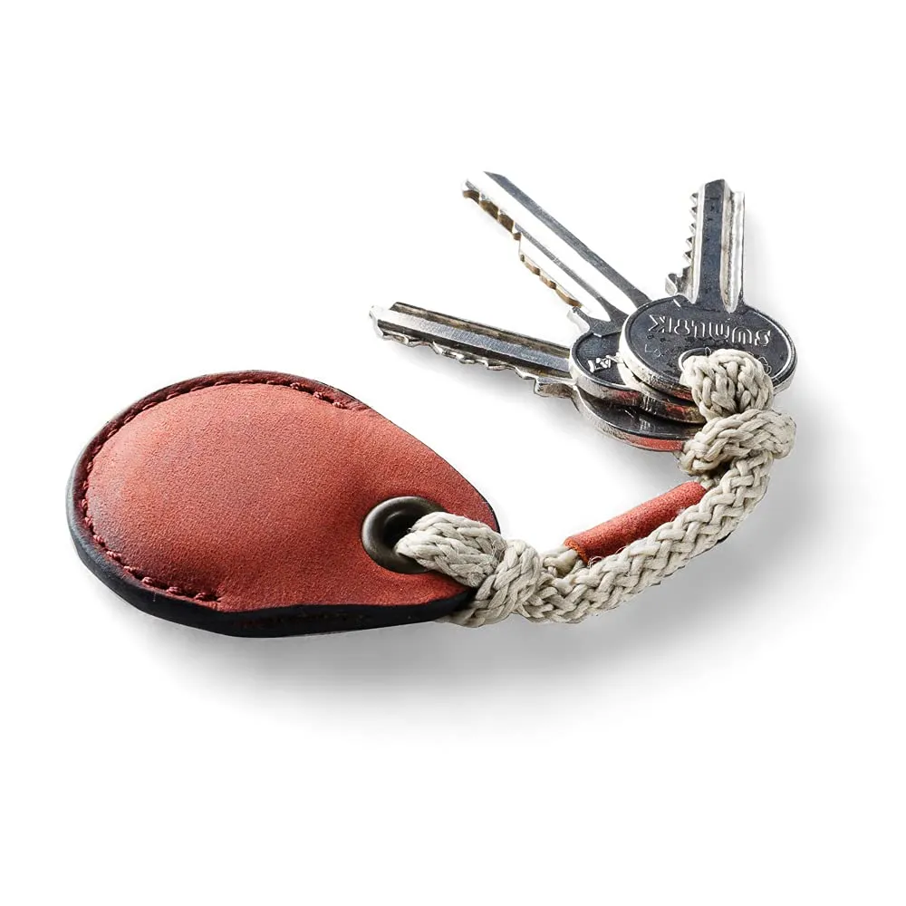 Portachiavi AirTag in Pelle "Fragola Red" - Stile e Sicurezza per i Tuoi Oggetti