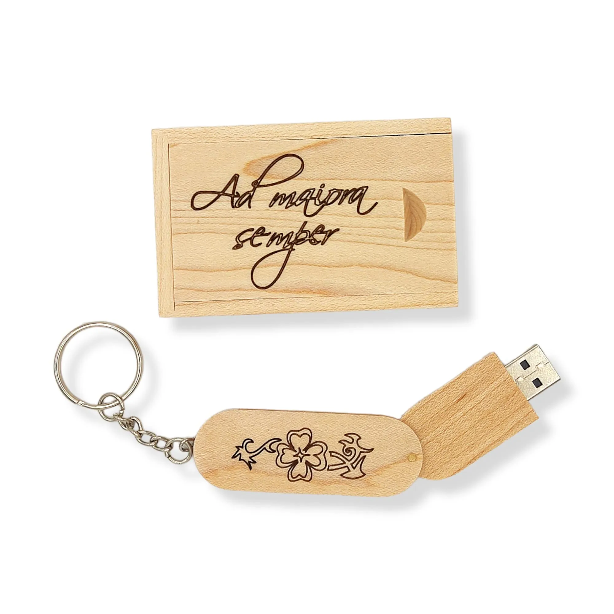 Chiavetta USB in legno d'acero con incisione laser "Ad maiora semper" - Idea regalo laurea