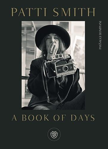 A Book of Days. Ediz. italiana