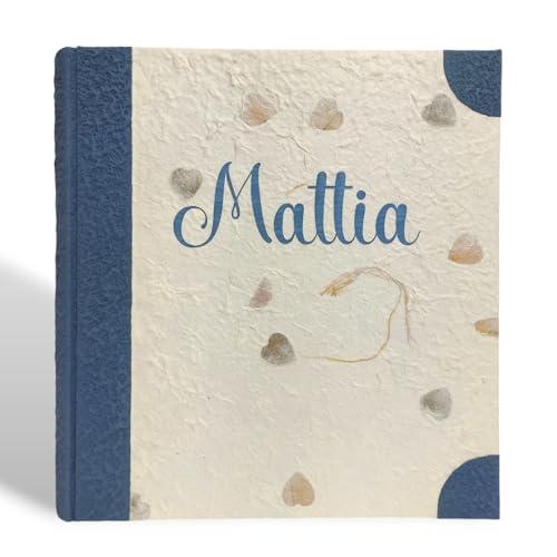 Album fotografico personalizzato in carta di riso con fiori e petali