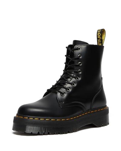 Dr. Martens Jadon Brogue: L'Iconico Stivale Rivisitato
