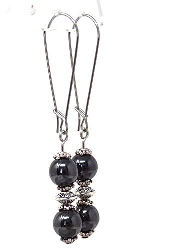 Orecchini in ematite nera in stile vintage montati su orecchini a cerchio in acciaio inossidabile fantasia