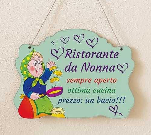 VESTIPASSIONI targhetta RISTORANTE DA NONNA decorazione per la casa personalizzabile regali per la famiglia simpatica idea MDF 18 x 13 cm (NONNA RISTORANTE_T25)