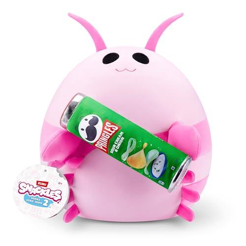 Snackle Serie 2 Snackle da 35 cm di ZURU, peluche batuffoloso, coccoloso e schiacciabile da 35 cm con accessorio snack di marca ufficiale, Pink Shrimp (Pringles, Sour Cream & Onion)