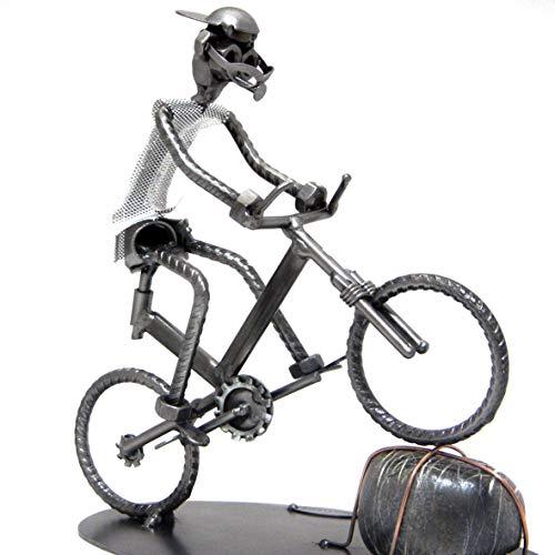 Ciclista in Mountain Bike su Sasso in Metallo - Scultura Artigianale Unica